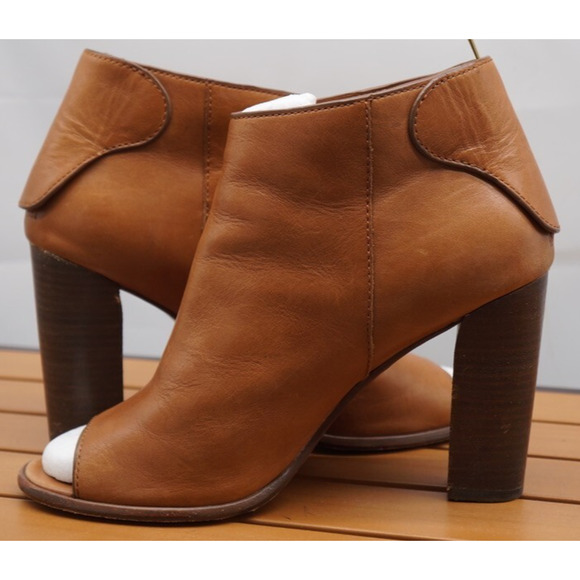 Coach Labelle British Tan New Calf Leather Heel Booties Womens 8B - Picture 8 of 13